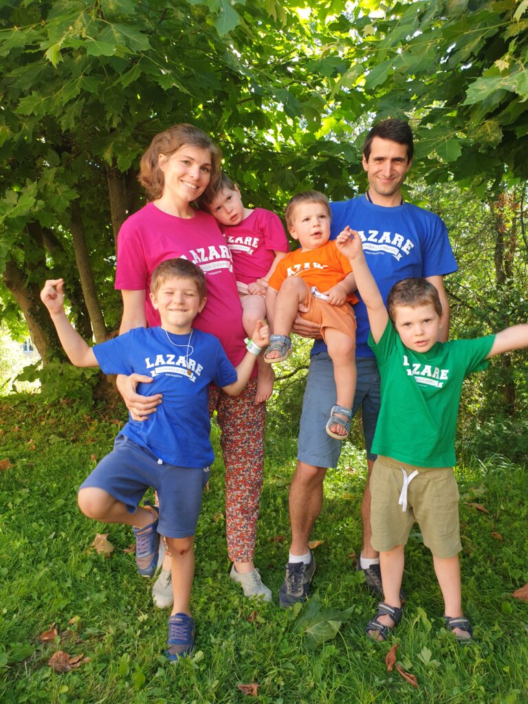 Dominique et Baptiste, nouvelle famille responsable pour la coloc des hommes !